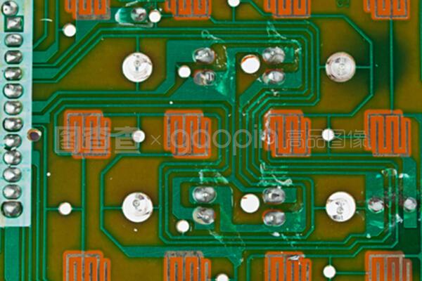 現代電子元器件插孔電路板 技術核心與應用前景